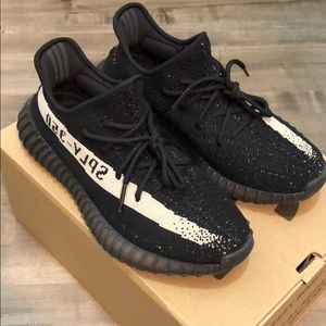 YEEZY 350 V2 UA men’s size 8.5 in black/white